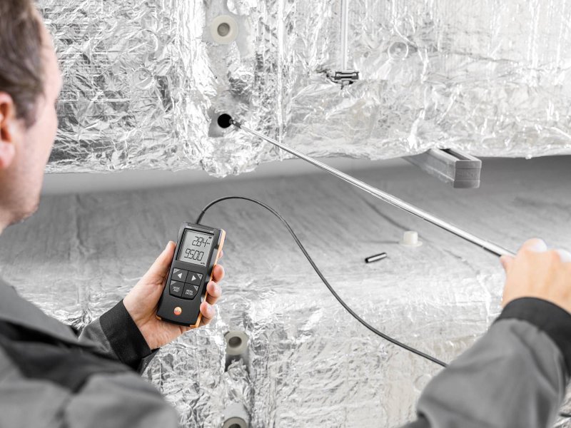 Testo 425 - Digitálny anemometer so sondou sonda do 820 mm